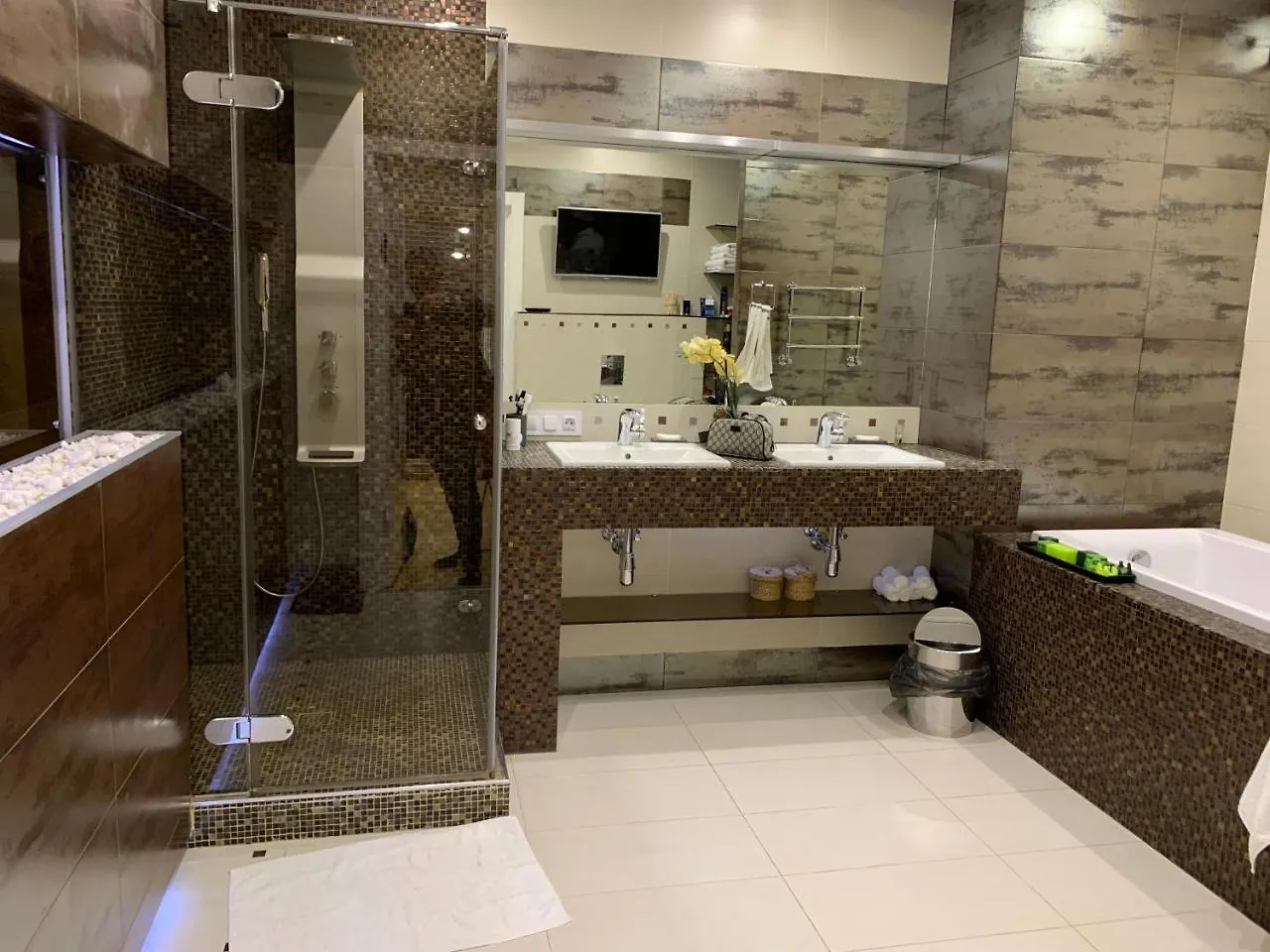 Luxury Two Rooms Apartment Minsk